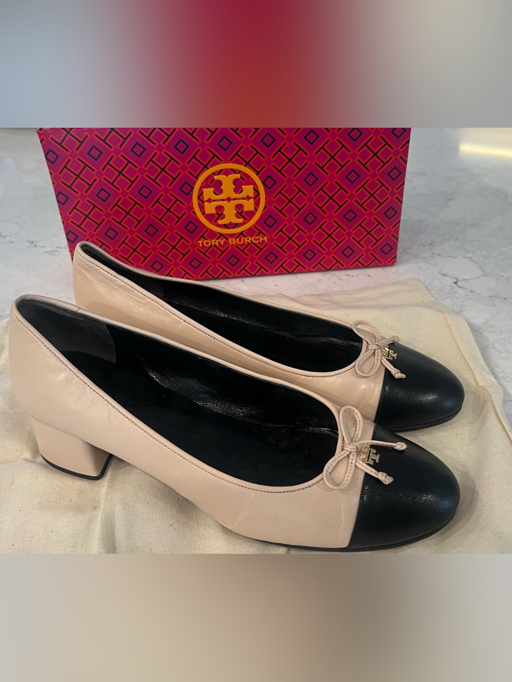 Tory Burch Leather Cap Toe Pump Sz 8